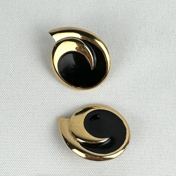 Vintage Monet Gold and Back Enamel Clip On Earrings - Picture 7 of 8